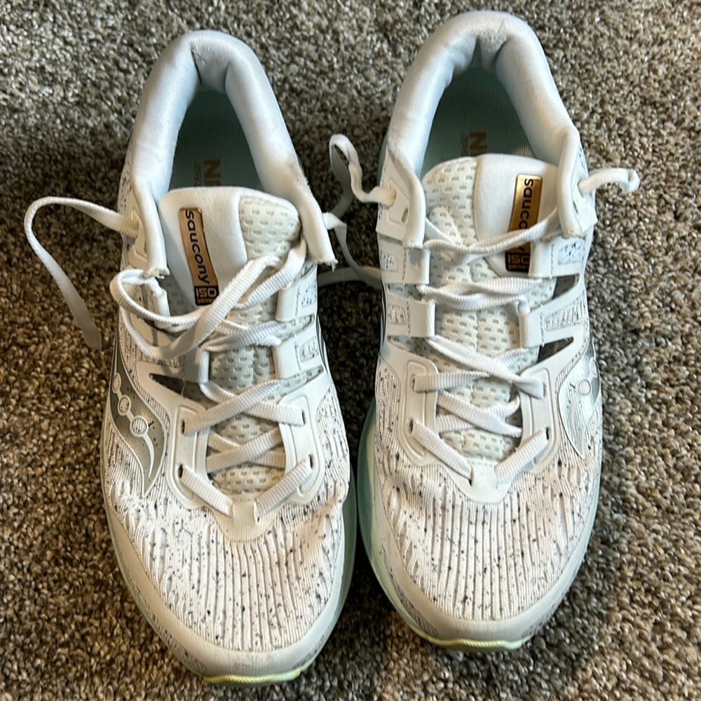 Saucony ride women’s shoes size 8.5